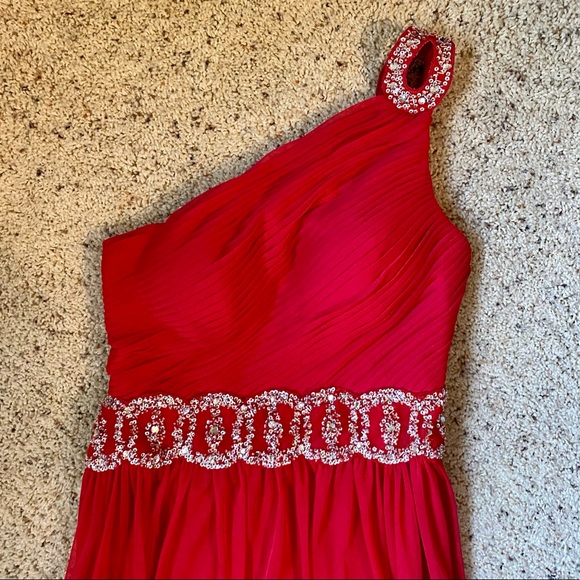 Red Floor Length Gown - Size 3 (Juniors) - Picture 2 of 6